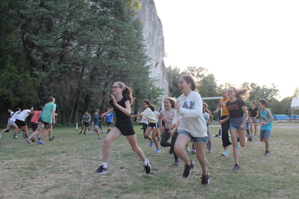 Village Camps International Summer Camp Ard&egrave;che, France 2019-07-26 https://www.villagecamps.com/journals_admin/images/2225-2829-EnergyBurn10 copy.jpg